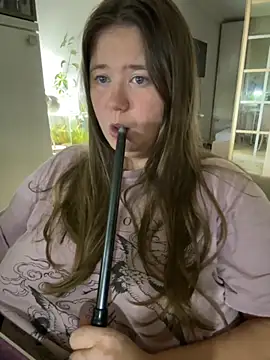 Snapshot of remirann_ chatting on 10.05.25 remirann online show from 10.05.25