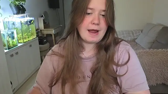 Snapshot of remirann_ chatting on 10.06.25 remirann online show from 10.06.25