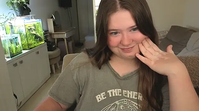 Snapshot of remirann_ chatting on 11.06.25 remirann online show from 11.06.25