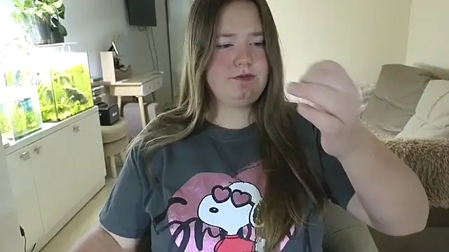 Snapshot of remirann_ chatting on 11.18.25 remirann online show from 11.18.25