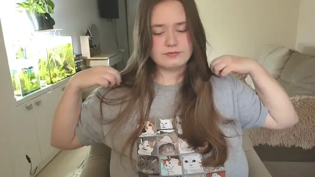 Snapshot of remirann_ chatting on 12.04.25 remirann online show from 12.04.25