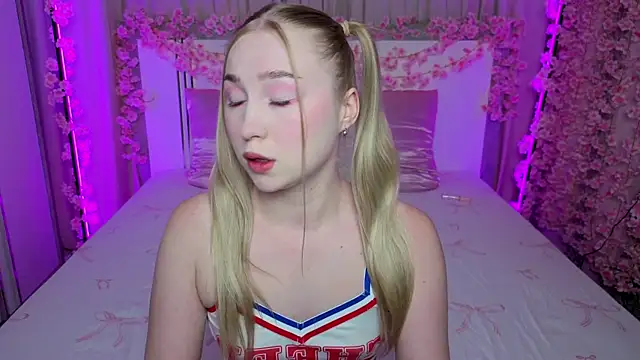 LilyStarlight online show from 06.26.26