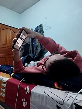 Snapshot of Exposedsian chatting on 12.29.24 Exposedsian online show from 12.29.24