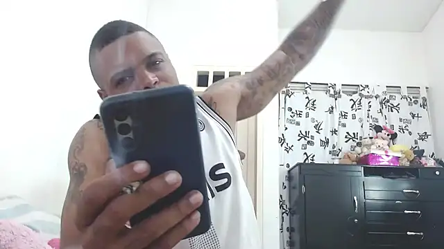 hot and naughty latin online show from 02.19.25