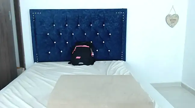 QueenSquirt  online show from 02.24.25