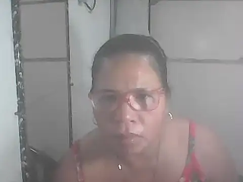 Snapshot of hotwet_mama4uxx chatting on 01.20.25 hotwet mama4uxx online show from 01.20.25