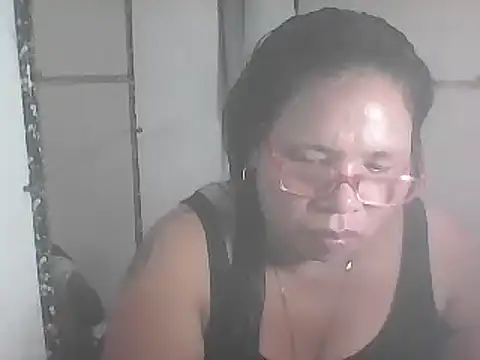 Snapshot of hotwet_mama4uxx chatting on 01.21.25 hotwet mama4uxx online show from 01.21.25