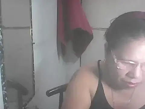 Snapshot of hotwet_mama4uxx chatting on 03.01.25 hotwet mama4uxx online show from 03.01.25