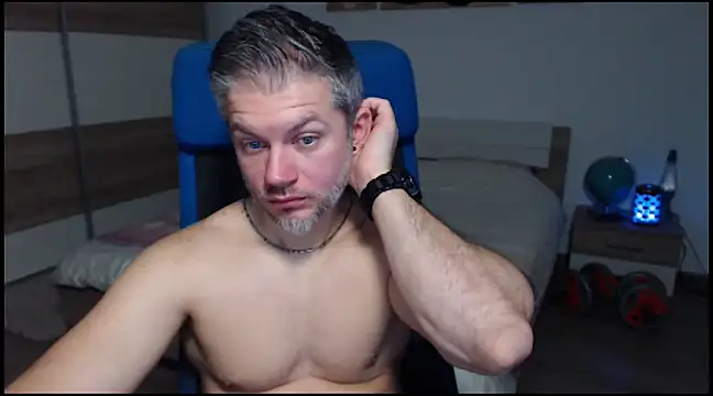 Snapshot of RobbyShawz chatting on 12.20.24 RobbyShawz online show from 12.20.24
