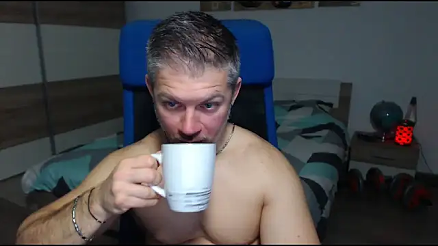 Snapshot of RobbyShawz chatting on 01.02.25 RobbyShawz online show from 01.02.25