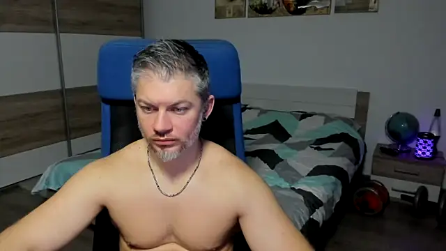 Snapshot of RobbyShawz chatting on 01.10.25 RobbyShawz online show from 01.10.25