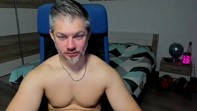 Snapshot of RobbyShawz chatting on 01.14.25 RobbyShawz online show from 01.14.25
