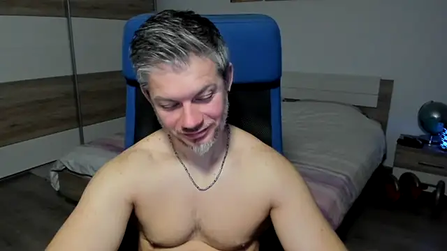 Snapshot of RobbyShawz chatting on 01.30.25 RobbyShawz online show from 01.30.25