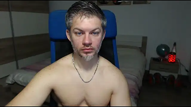 Snapshot of RobbyShawz chatting on 02.20.25 RobbyShawz online show from 02.20.25