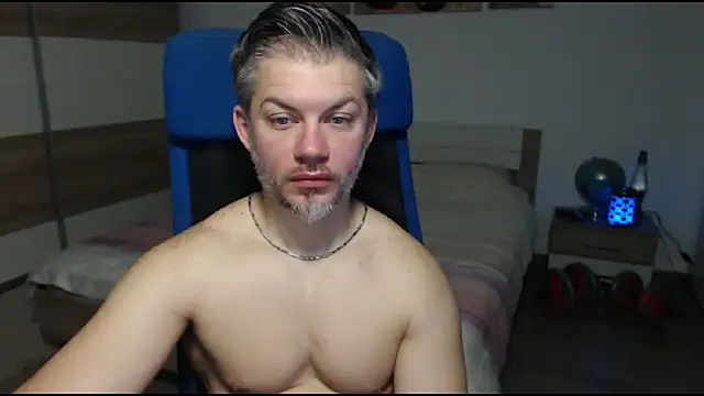 Snapshot of RobbyShawz chatting on 02.21.25 RobbyShawz online show from 02.21.25