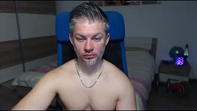 Snapshot of RobbyShawz chatting on 03.17.25 RobbyShawz online show from 03.17.25