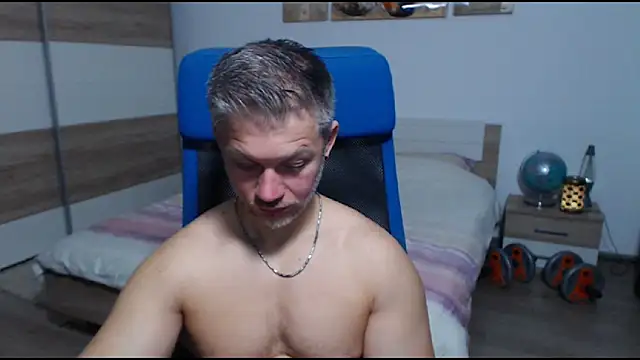 Snapshot of RobbyShawz chatting on 09.27.25 RobbyShawz online show from 09.27.25