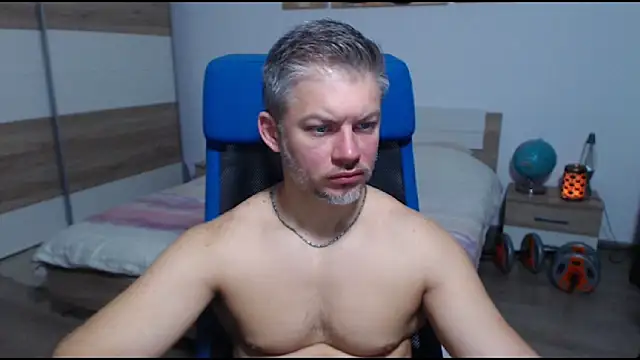 Snapshot of RobbyShawz chatting on 10.02.25 RobbyShawz online show from 10.02.25