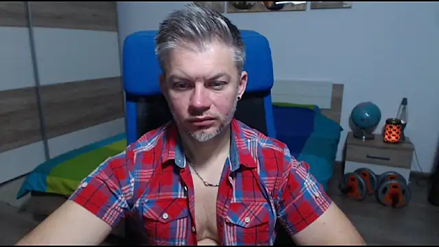 Snapshot of RobbyShawz chatting on 10.04.25 RobbyShawz online show from 10.04.25