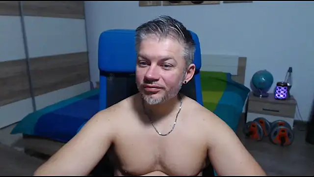 Snapshot of RobbyShawz chatting on 10.06.25 RobbyShawz online show from 10.06.25