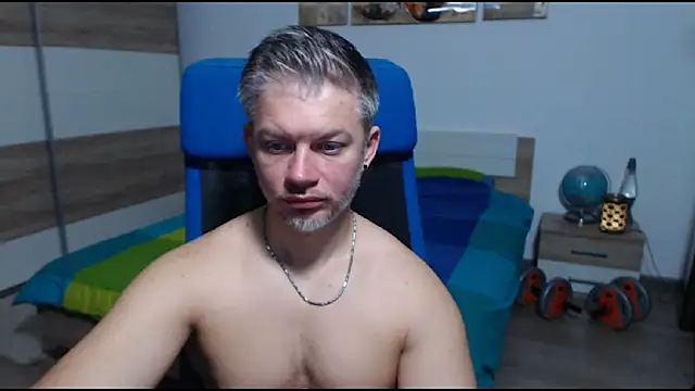 Snapshot of RobbyShawz chatting on 10.14.25 RobbyShawz online show from 10.14.25