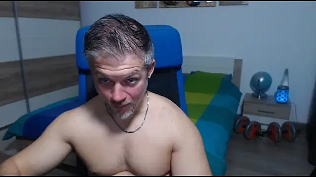 Snapshot of RobbyShawz chatting on 10.22.25 RobbyShawz online show from 10.22.25