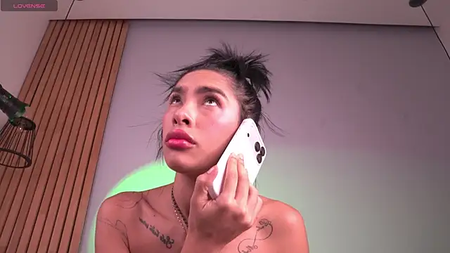 mia-reeves online show from 04.18.26