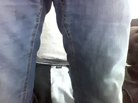 Snapshot of Cezar993 chatting on 02.13.25 Cezar993 online show from 02.13.25