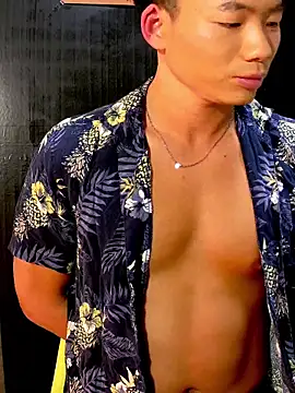 Snapshot of asiahot_liam chatting on 02.16.25 asiahot liam online show from 02.16.25