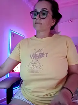 Snapshot of MariaPau_83 chatting on 03.19.25 MariaPau 83 online show from 03.19.25