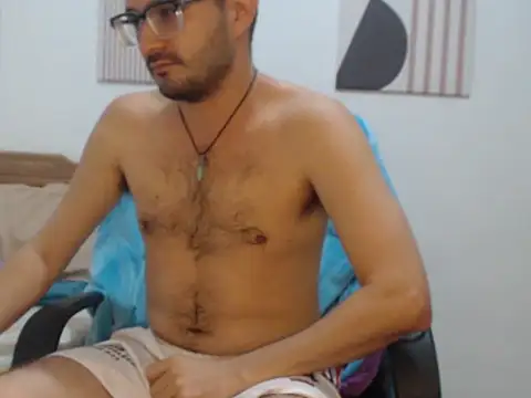 Snapshot of peterannaud chatting on 11.17.25 peterannaud online show from 11.17.25