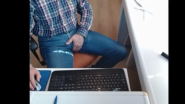 Snapshot of dutchpornking chatting on 02.02.25 dutchpornking online show from 02.02.25