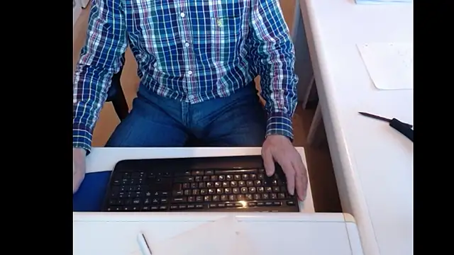 Snapshot of dutchpornking chatting on 02.15.25 dutchpornking online show from 02.15.25