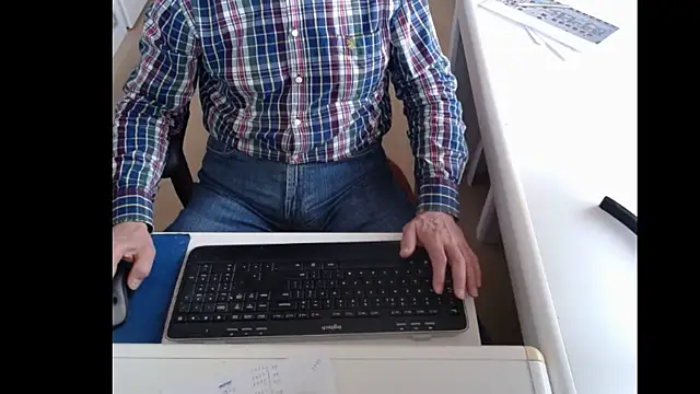 Snapshot of dutchpornking chatting on 03.06.25 dutchpornking online show from 03.06.25