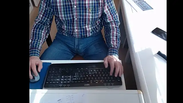 Snapshot of dutchpornking chatting on 03.06.25 dutchpornking online show from 03.06.25