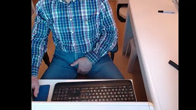 Snapshot of dutchpornking chatting on 03.12.25 dutchpornking online show from 03.12.25