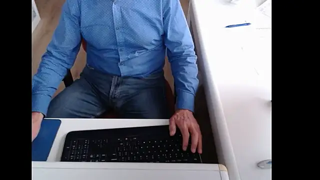 Snapshot of dutchpornking chatting on 09.27.25 dutchpornking online show from 09.27.25