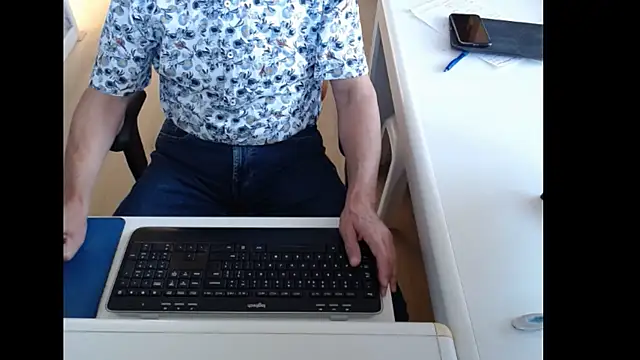 Snapshot of dutchpornking chatting on 09.28.25 dutchpornking online show from 09.28.25