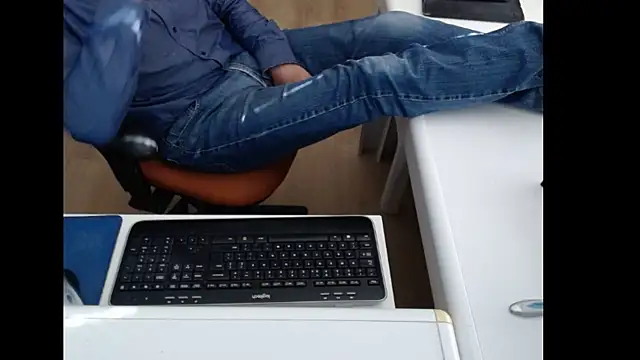 Snapshot of dutchpornking chatting on 10.01.25 dutchpornking online show from 10.01.25