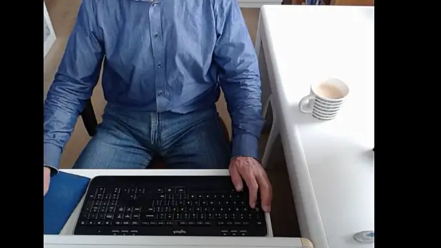 Snapshot of dutchpornking chatting on 10.02.25 dutchpornking online show from 10.02.25