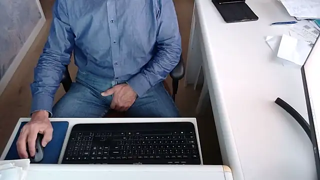 Snapshot of dutchpornking chatting on 10.04.25 dutchpornking online show from 10.04.25