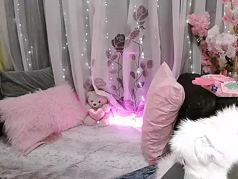 Snapshot of OhmyPinay chatting on 11.27.25 OhmyPinay online show from 11.27.25