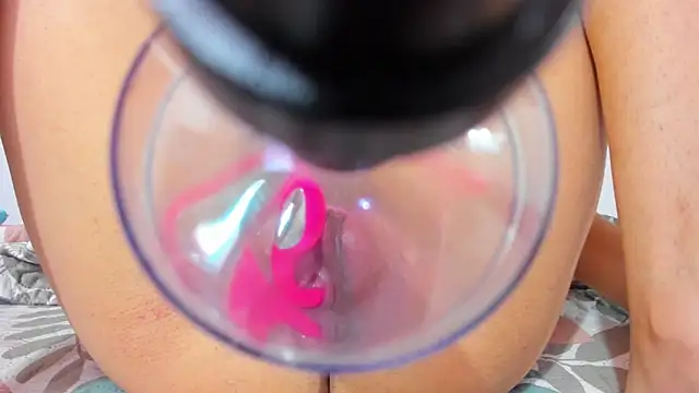 Snapshot of iamvicky_4 chatting on 02.19.26 iamvicky 4 online show from 02.19.26