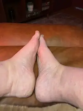 Snapshot of bigirl1979 chatting on 12.20.25 bigirl1979 online show from 12.20.25