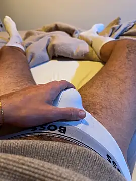 Snapshot of Zacaria25 chatting on 12.02.25 Zacaria25 online show from 12.02.25