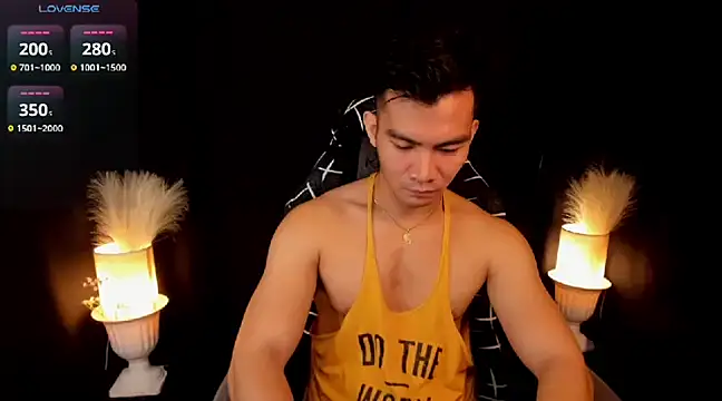 Snapshot of 000batman000 chatting on 03.15.25 000batman000 online show from 03.15.25