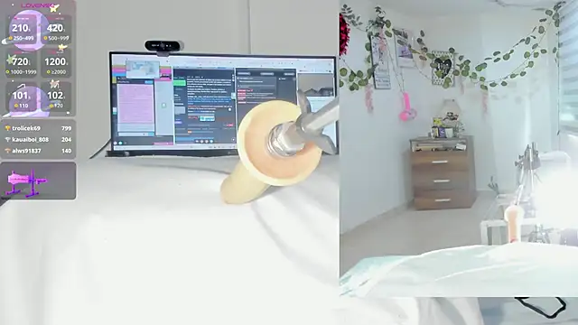 sofi velez online show from 12.14.25