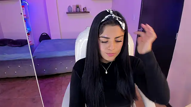 Catalinaa martinez online show from 12.18.24