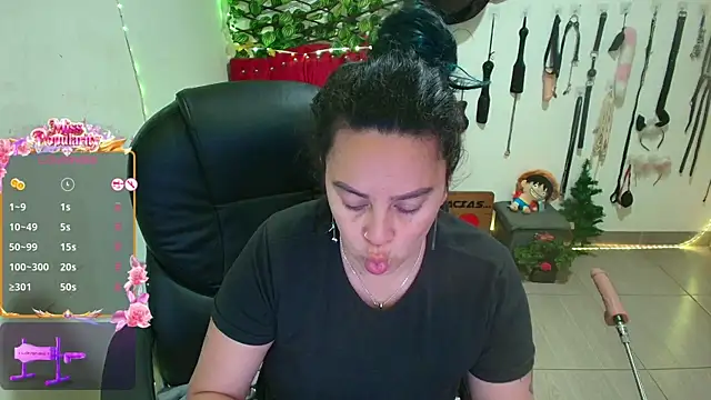 Snapshot of elektra_32 chatting on 07.17.26 elektra 32 online show from 07.17.26