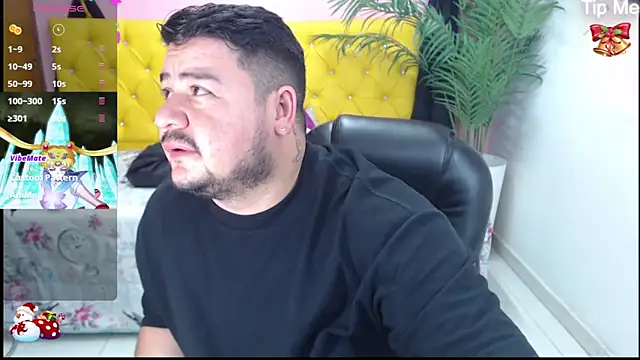 Snapshot of oso_dirty_ chatting on 12.24.24 oso dirty online show from 12.24.24